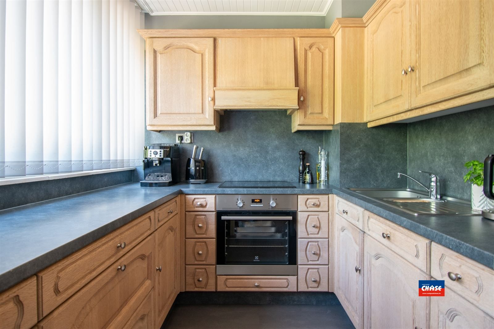Prachtige bel-étage met drie slaapkamers!  foto 10