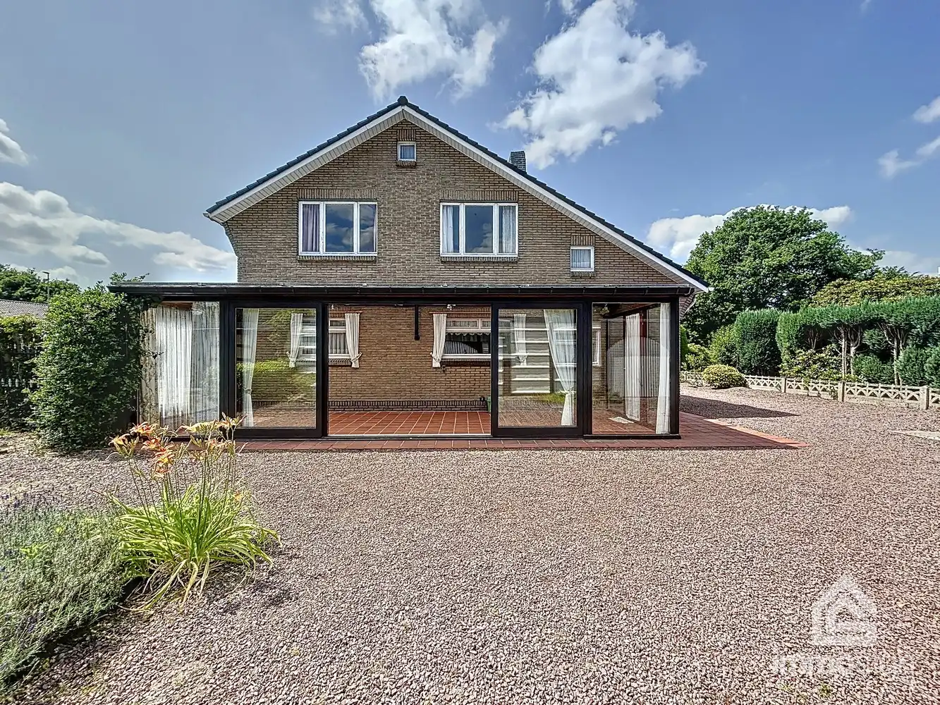 Charmante gezinswoning met potentieel op ruim hoekperceel in hartje Eksel foto 21