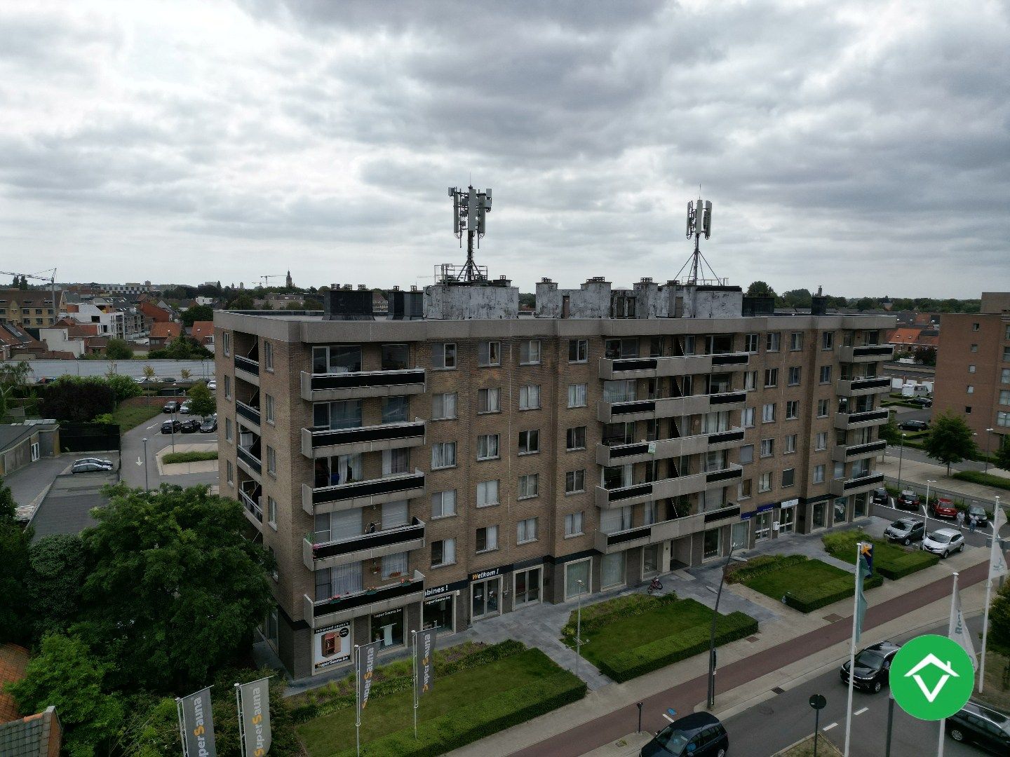 Appartement met twee slaapkamers, terras en autostaanplaats te Roeselare foto 21