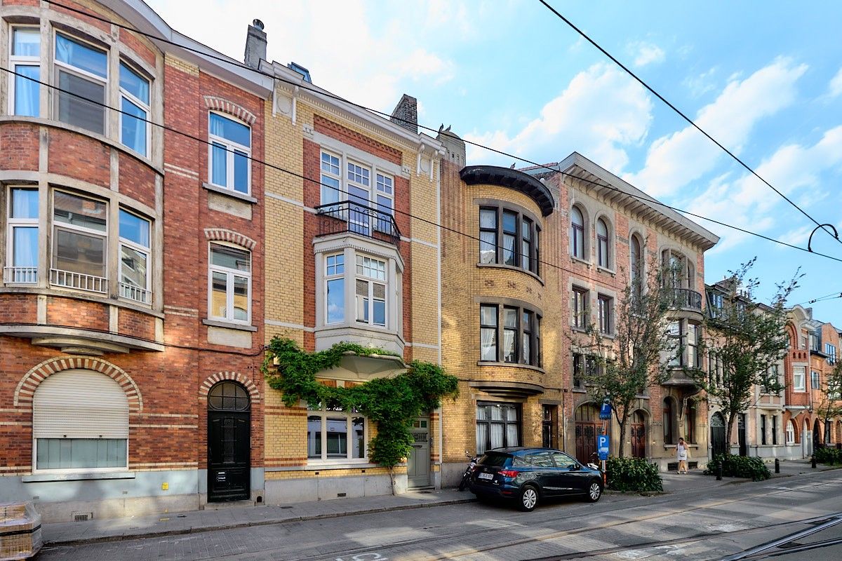 Buitengewone interbellum architecten-burgerwoning met tuin die omgevormd werd tot een hedendaagse luxueuze concept-woning. foto 43