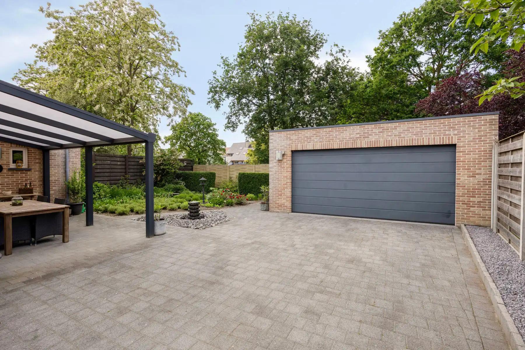 Instapklare halfopen woning op toplocatie nabij centrum van Bocholt foto 30