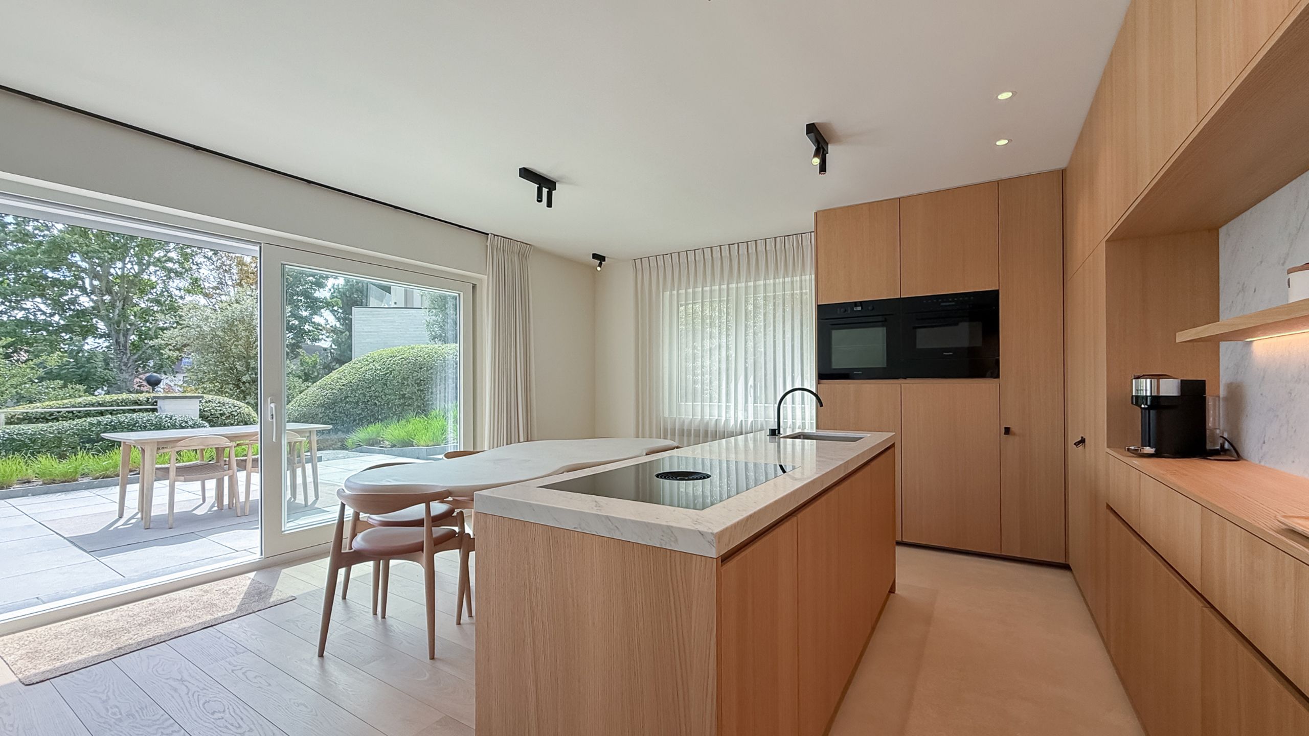 Luxueus tuinappartement met zonovergoten terrassen... foto 12