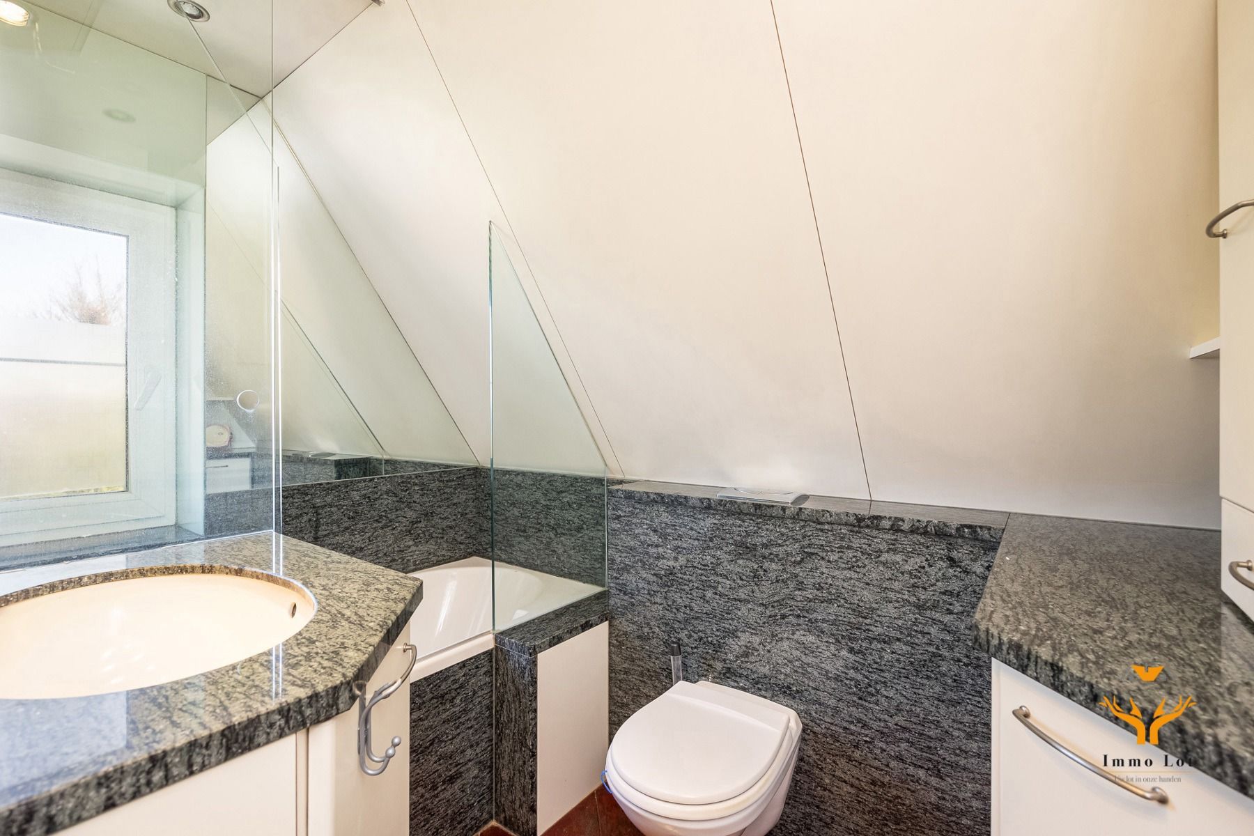 Karaktervolle woning met potentieel op 1.777m² in Kalken foto 16
