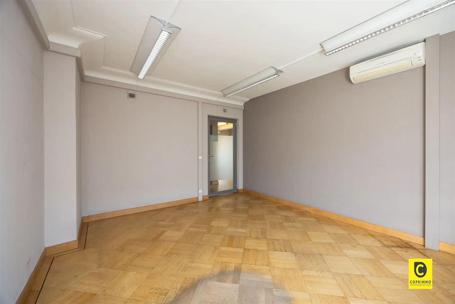 Handelspand in centrum van Niel  foto 12