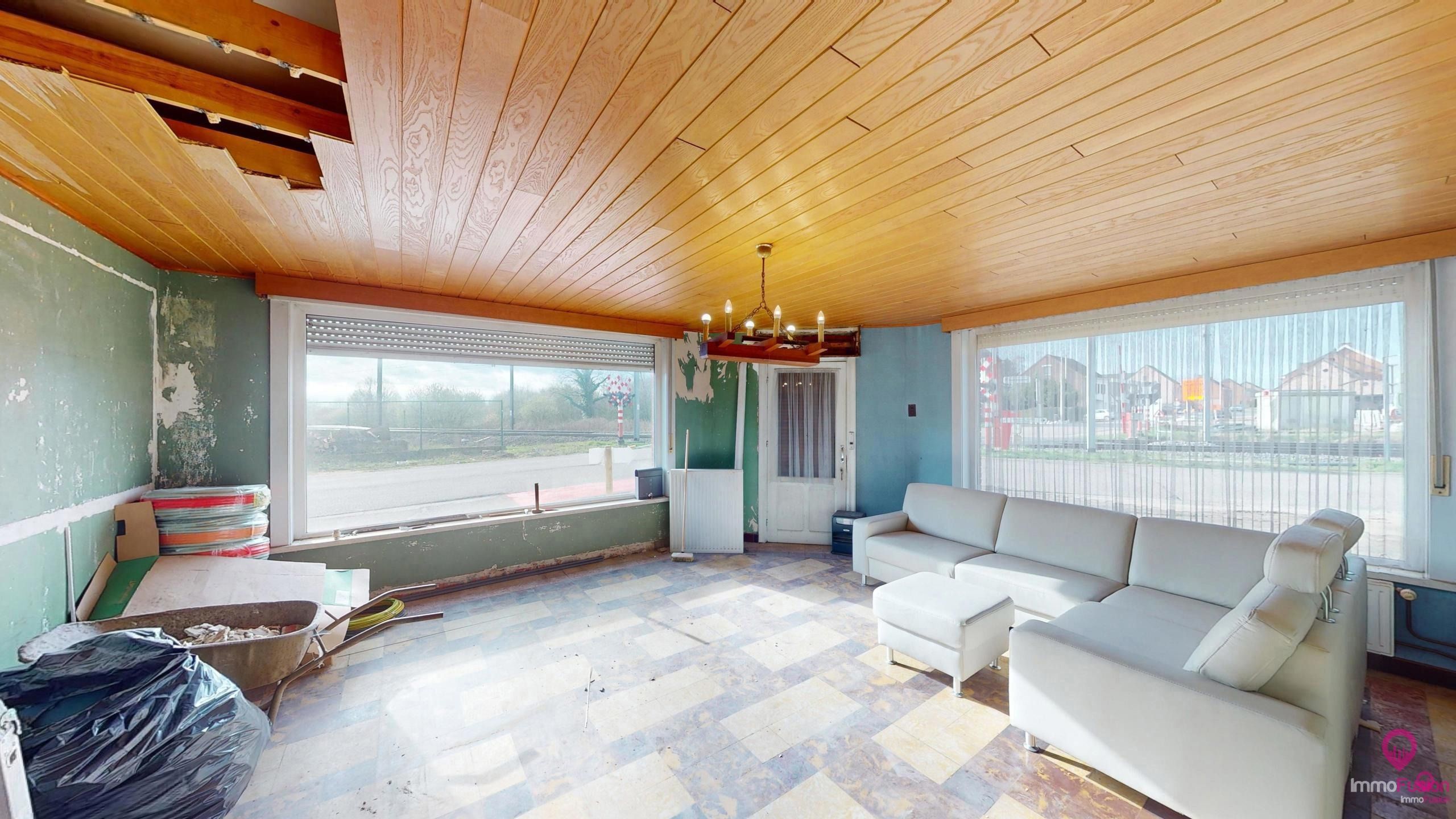 Uniek renovatieproject op centrale ligging met grote tuin! foto 5