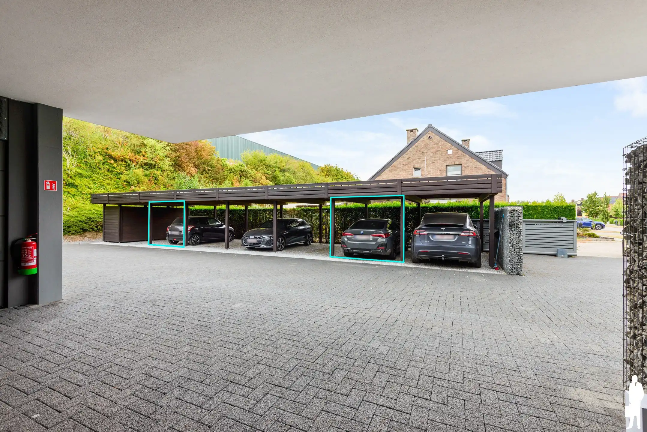 Stijlvol appartement met terras en 2 autostaanplaatsen foto 20