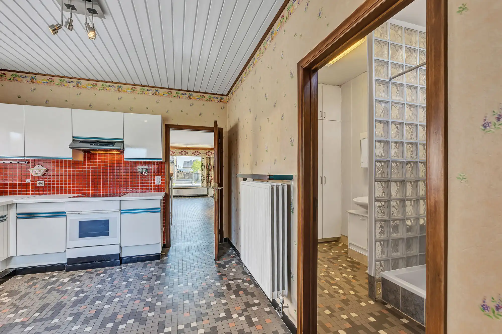 Te renoveren HOB met diverse mogelijkheden op toplocatie foto 10