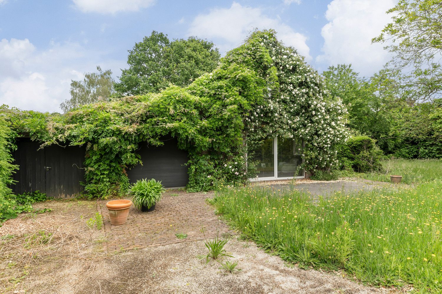 Te renoveren gezinswoning met bijgebouw (woonst) of projectgrond foto 33