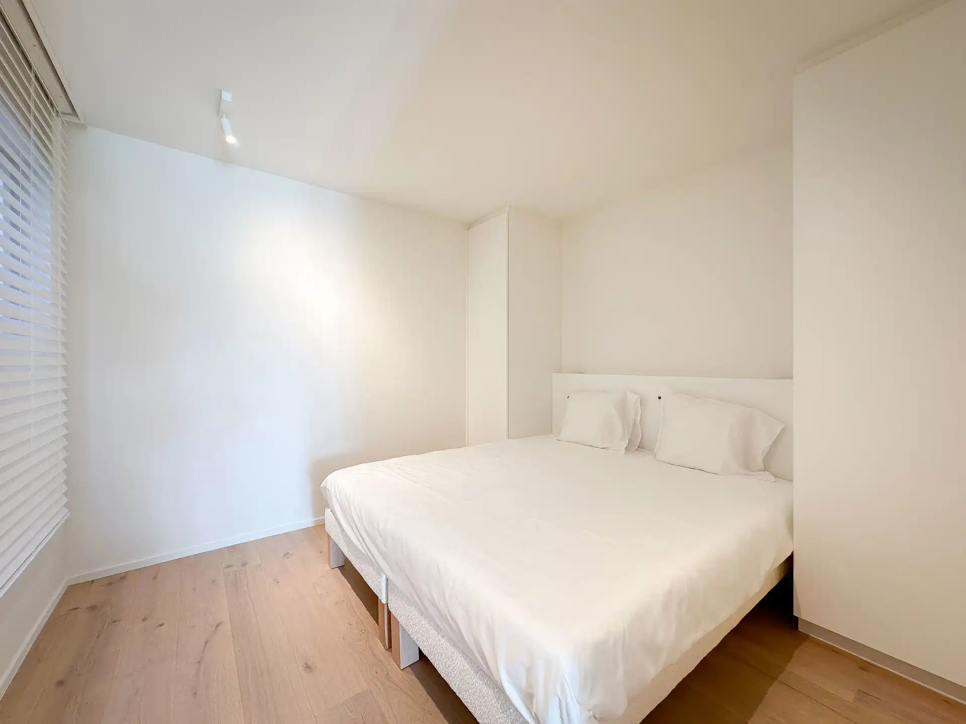 Tijdloos appartement met TOPAFWERKING op het DRIEHOEKSPLEIN foto 17