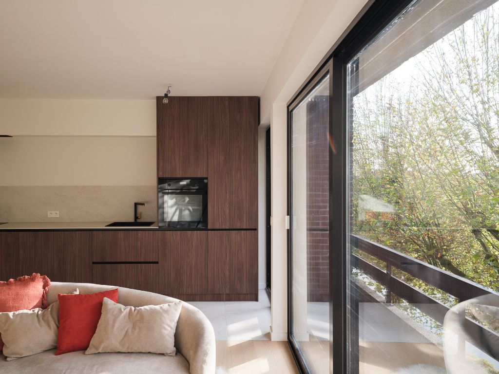 Coupure Rechts – Lichtrijk gerenoveerd éénslaapkamerappartement met terras en zicht op het water foto 3