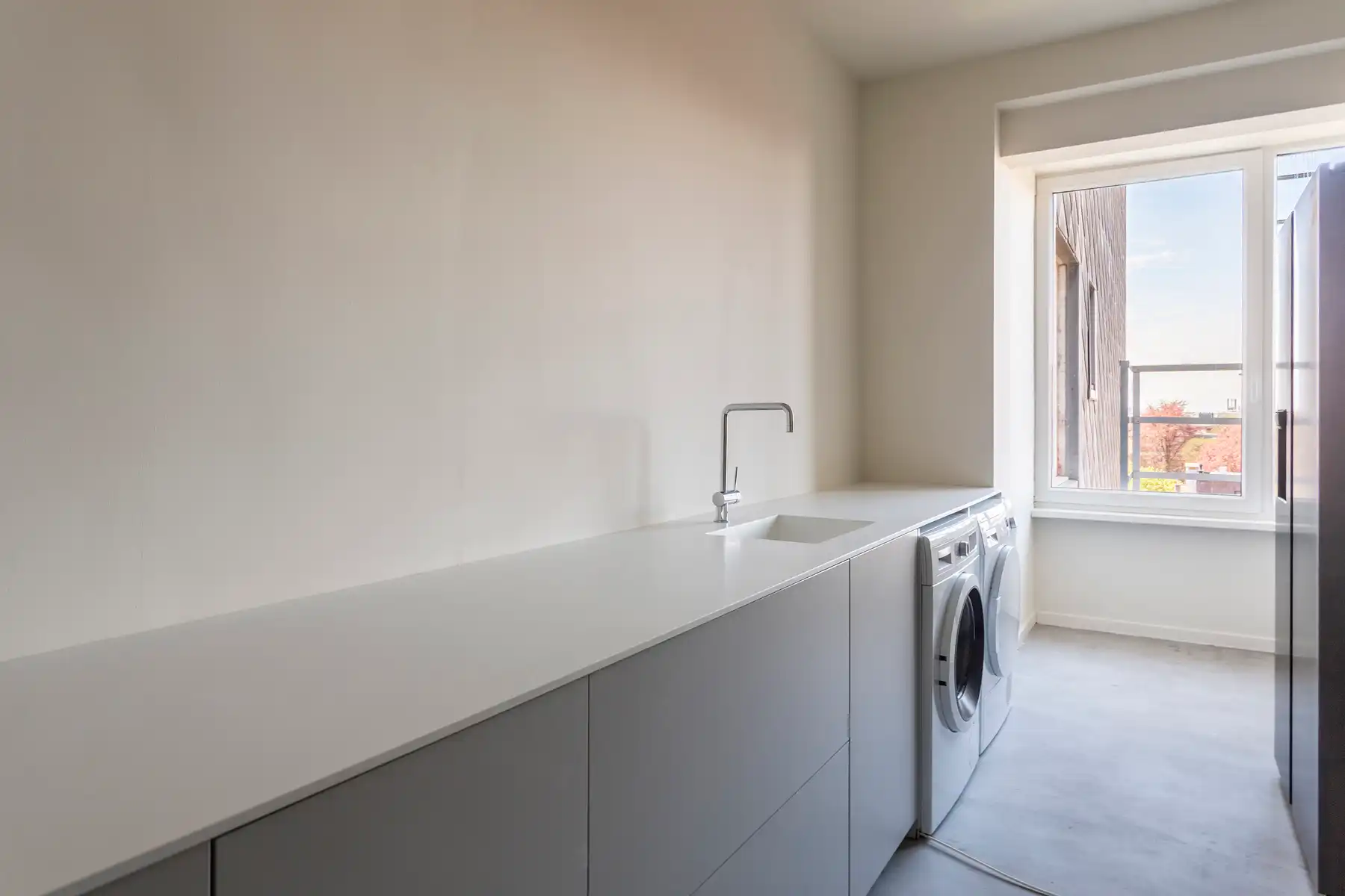 Ruim en lichtrijk appartement met terras op toplocatie! foto 7