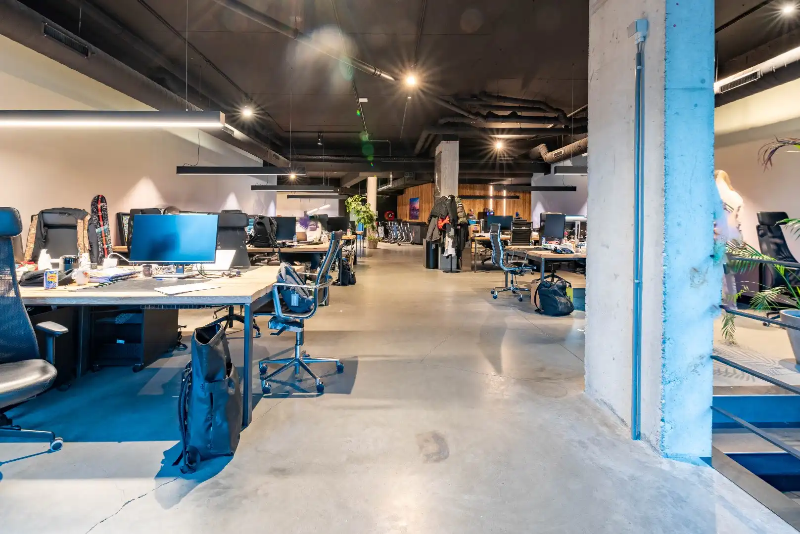 Ruim zichtbaar hoekpand in de Kloosterstraat foto 4