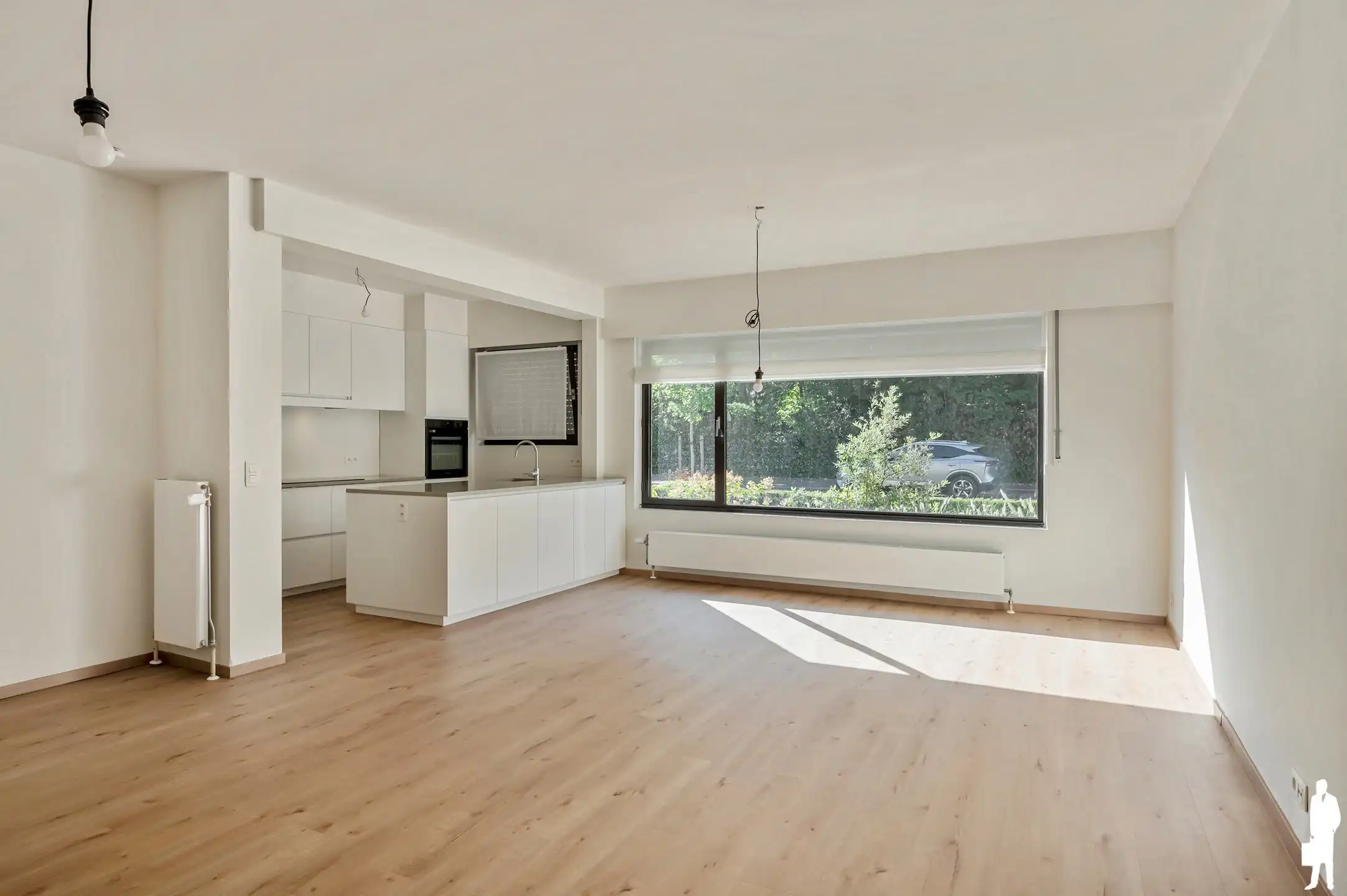Gelijkvloers appartement van ca. 110m² met 2 slpk, garagebox en tuin - gerenoveerd in 2023 foto 3