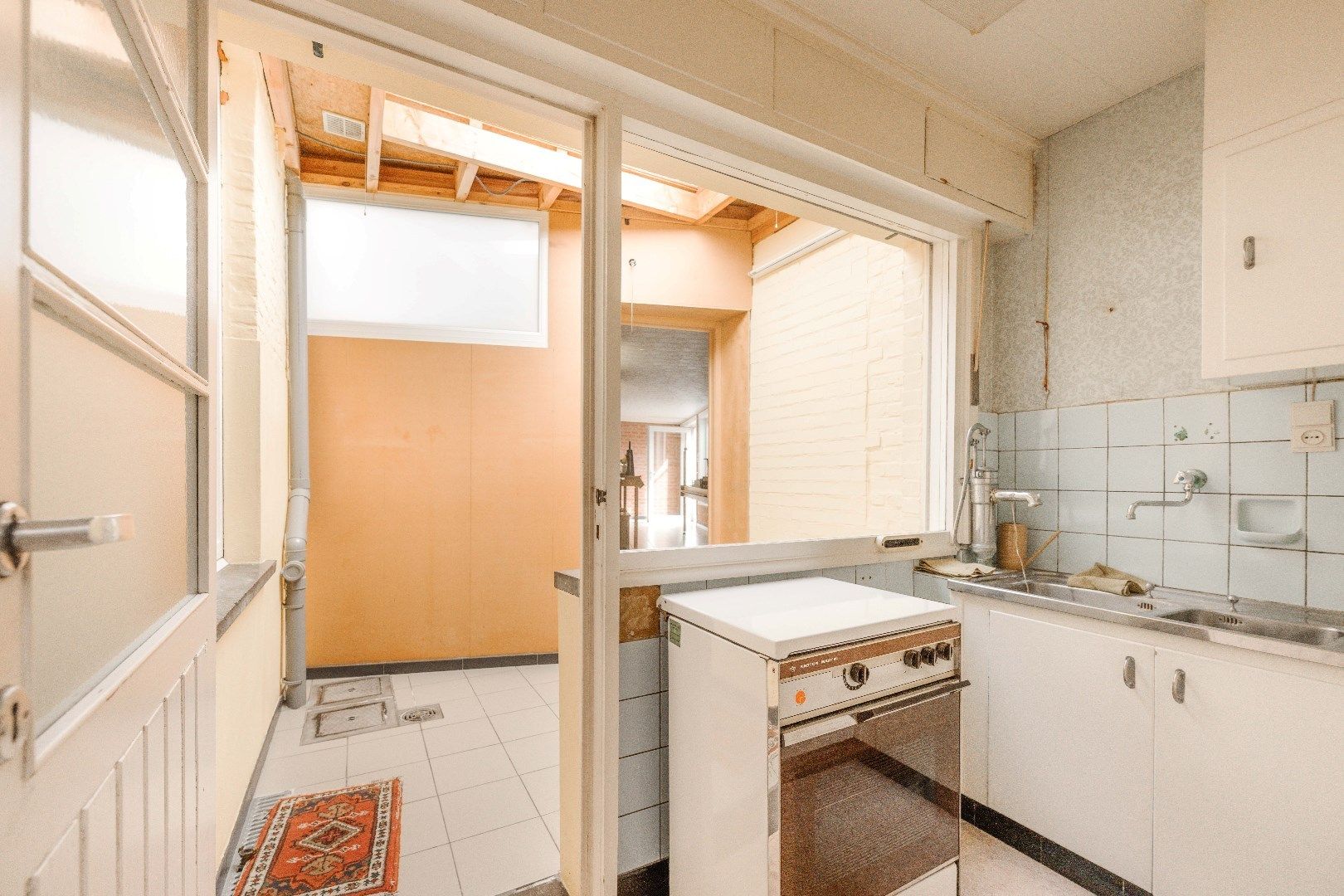 VERRASSEND RUIME WOONST (HANDELSHUIS) MET TUIN & GARAGE | TOEGANG ACHTEROM foto 7