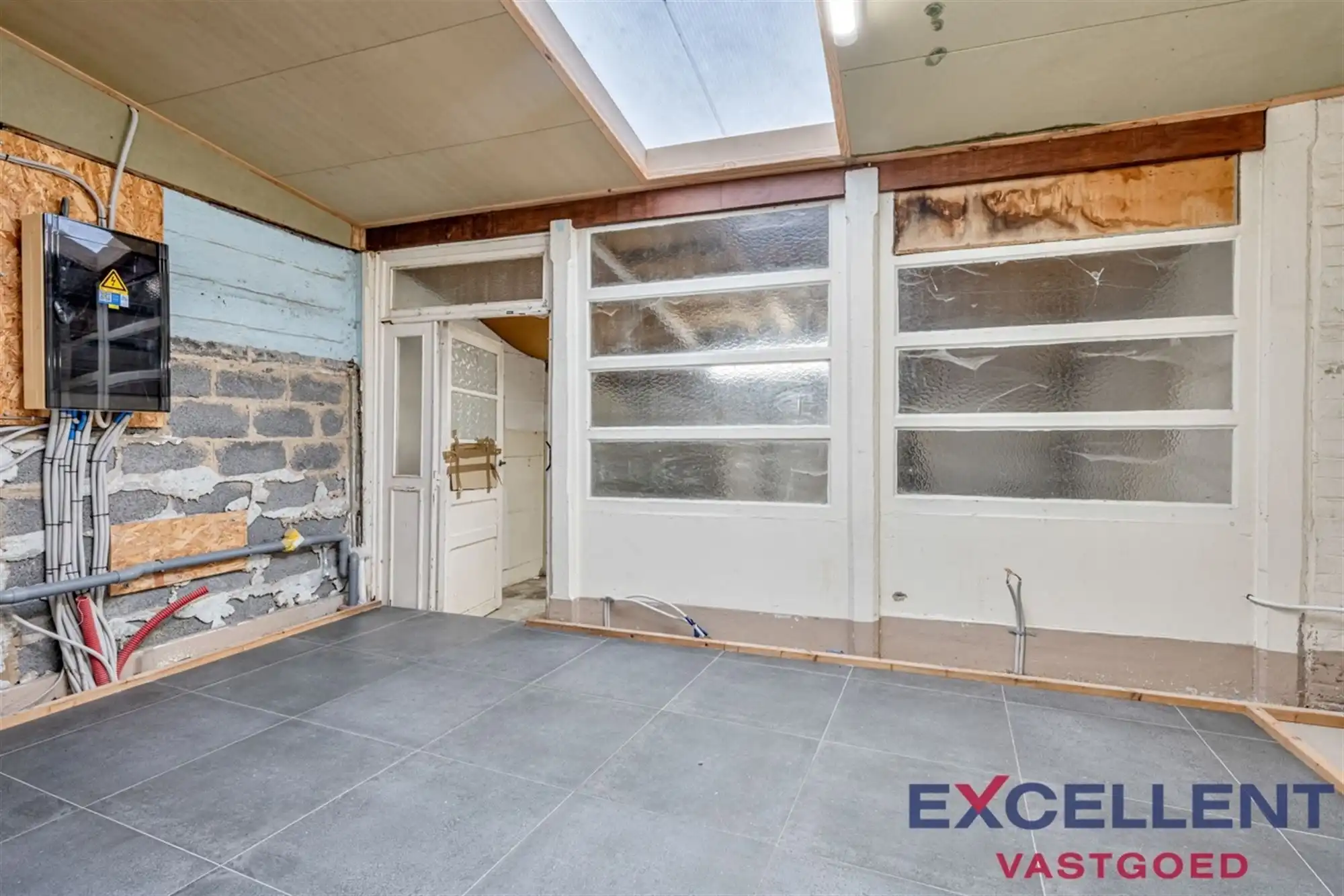 INSTAPKLARE WONING MET STADSTUIN TE RONSE foto 10