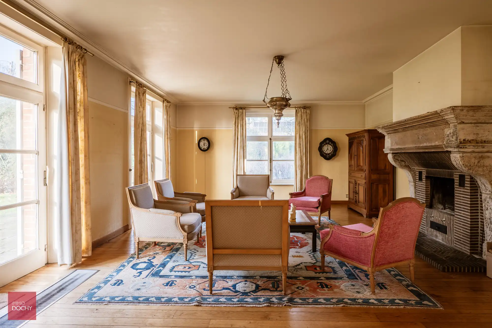 Ruime te renoveren villa op ca. 2.800m² foto 9