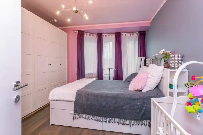 GELIJKVLOERSAPPARTEMENT MET TUIN EN GARAGE IN KONINGSLO foto 15