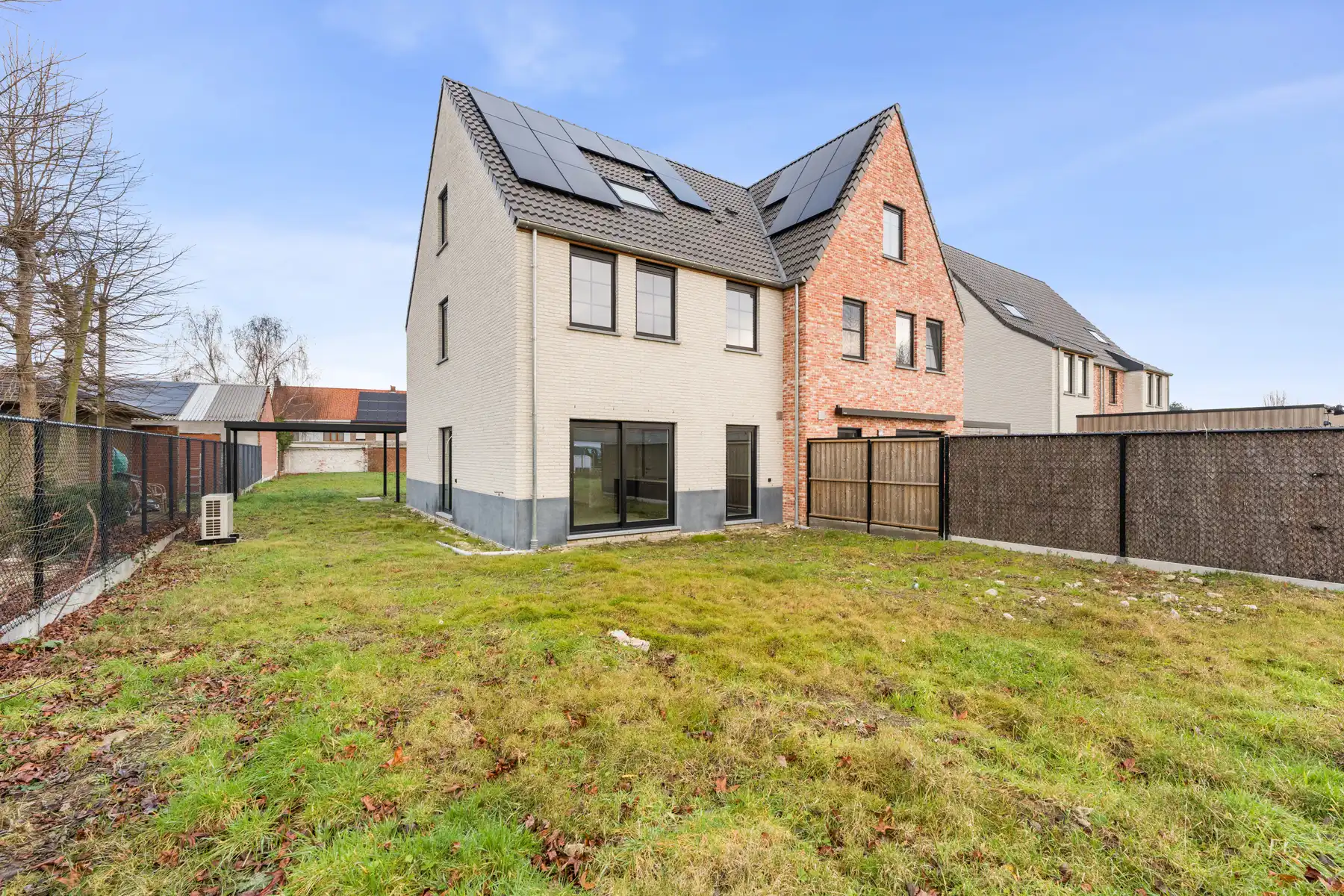 Landelijke, halfopen woning foto 28