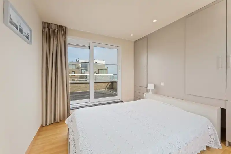 RECENT  EN CENTRAAL GELEGEN PENTHOUSE APPARTEMENT  MET  2 SLAAPKAMERS TE KOOP foto 8