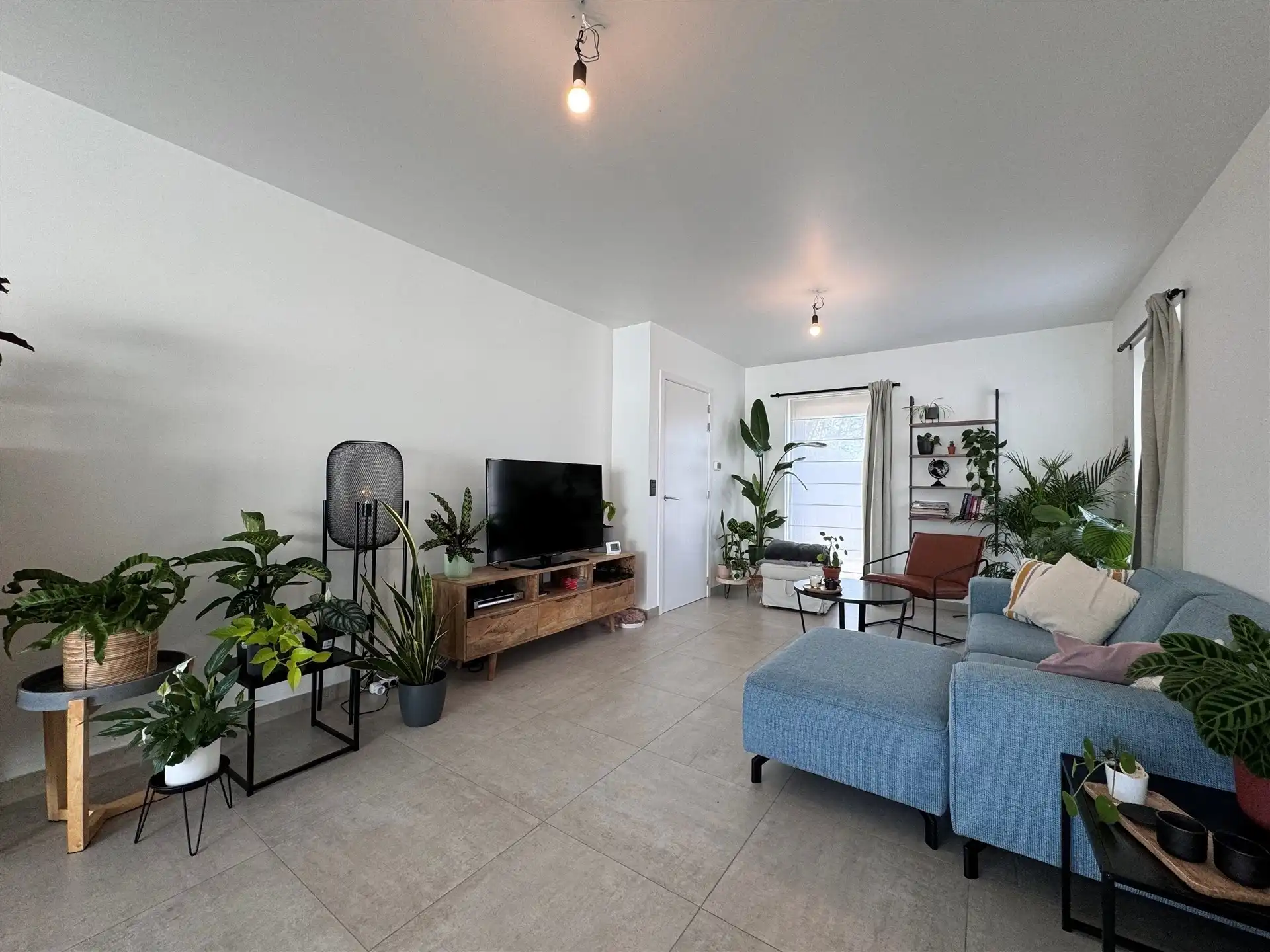 Moderne energiezuinige 3 slaapkamer woning met tuin en staanplaats. foto 5