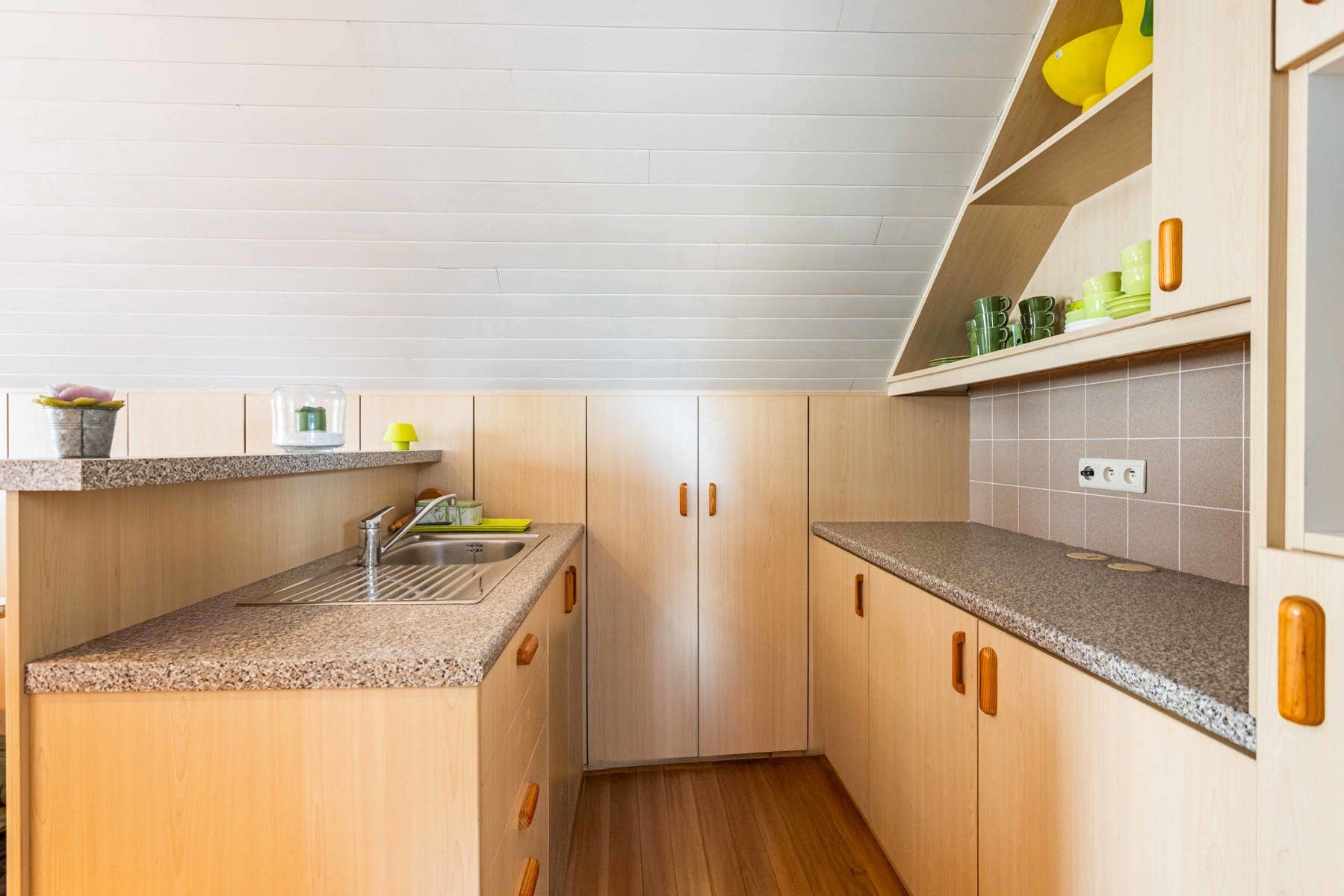 Gezinswoning met praktijkruimte in een rustige wijk foto 22