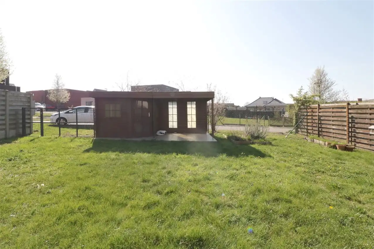 Recente woning met drie slaapkamers en garage op rustige locatie foto 10