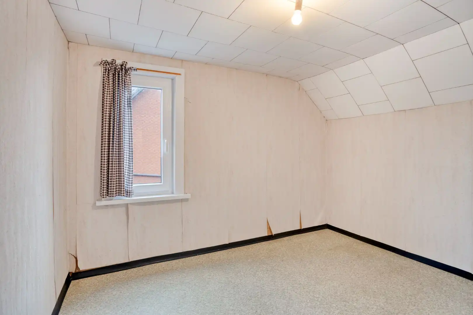 Te renoveren hoevewoning, landelijk gelegen op een uniek perceel van 1.924  m² ! foto 12