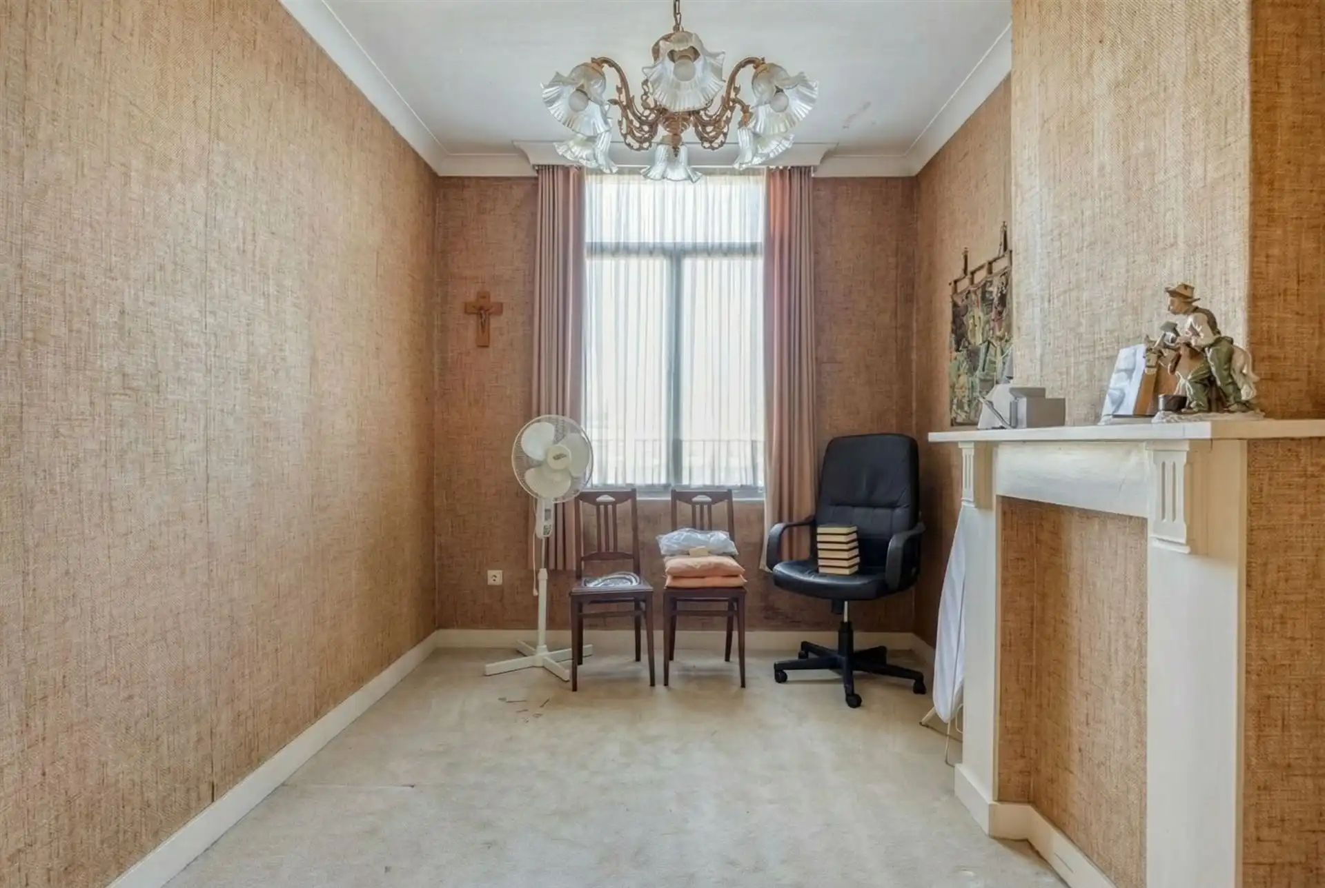 Te renoveren woning met 4 slaapkamers en tuin.  foto 16