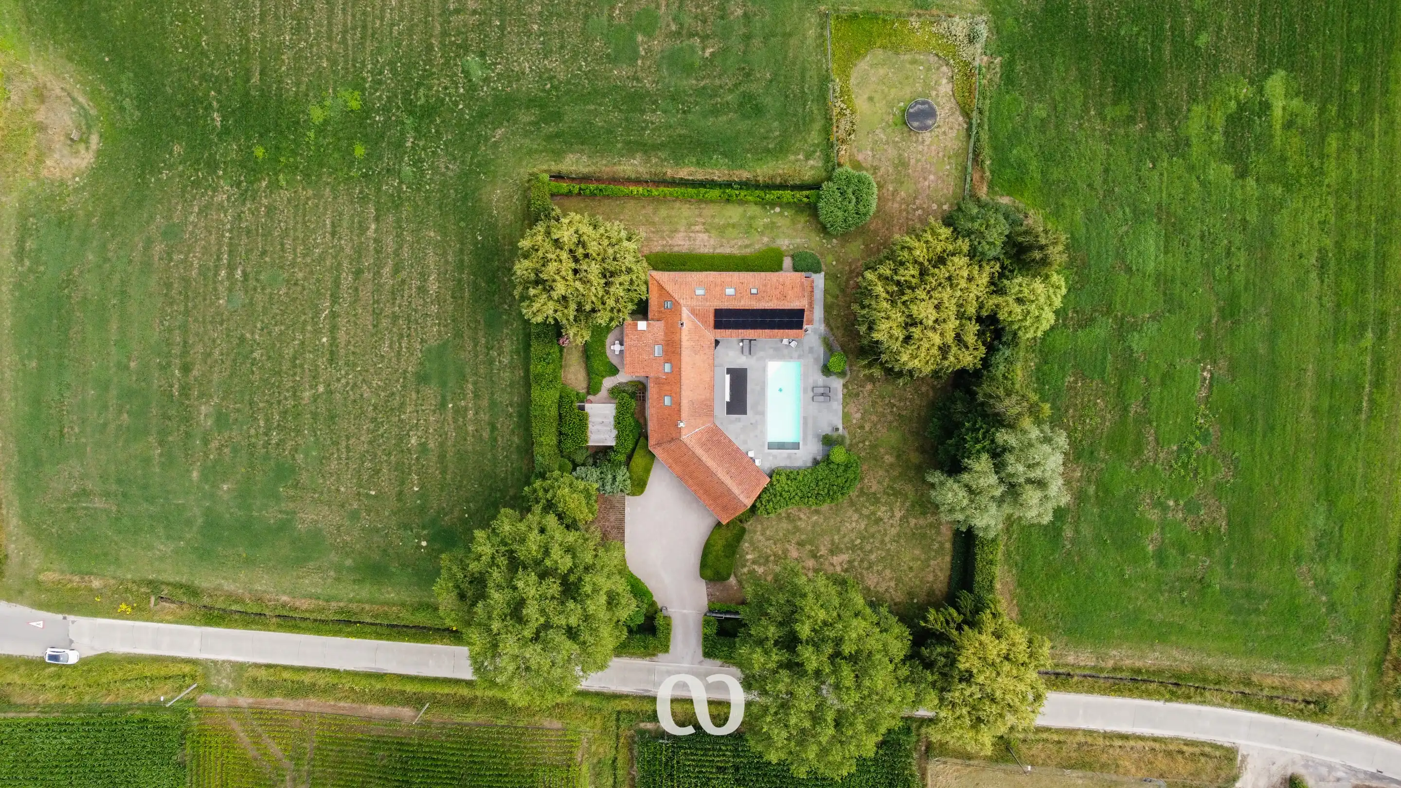 Unieke landelijke hoeve met zwembad en volledige privacy  foto 3