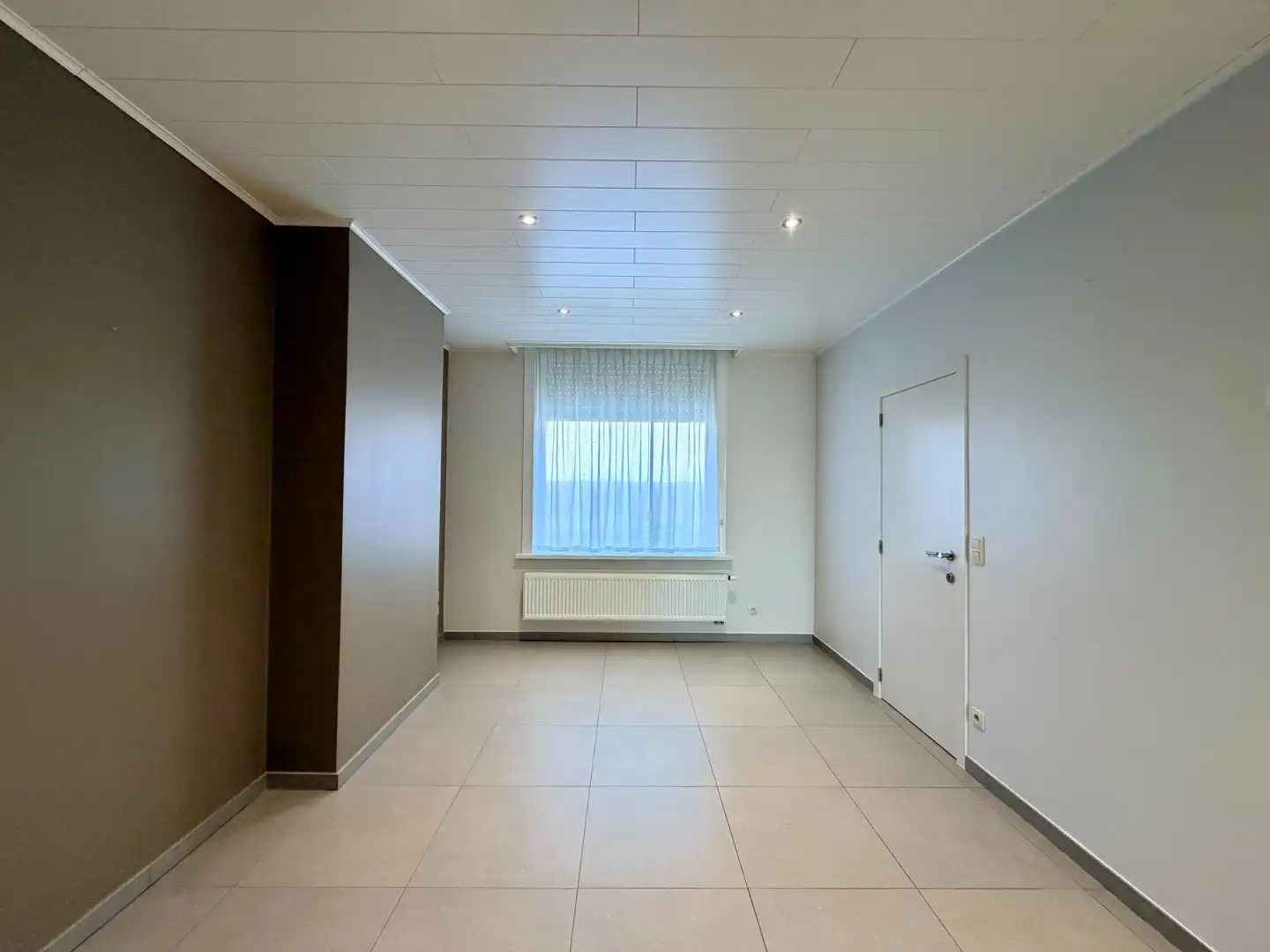 Instapklare woning met 3 slaapkamers, omheinde tuin & garage te Aalbeke! foto 2