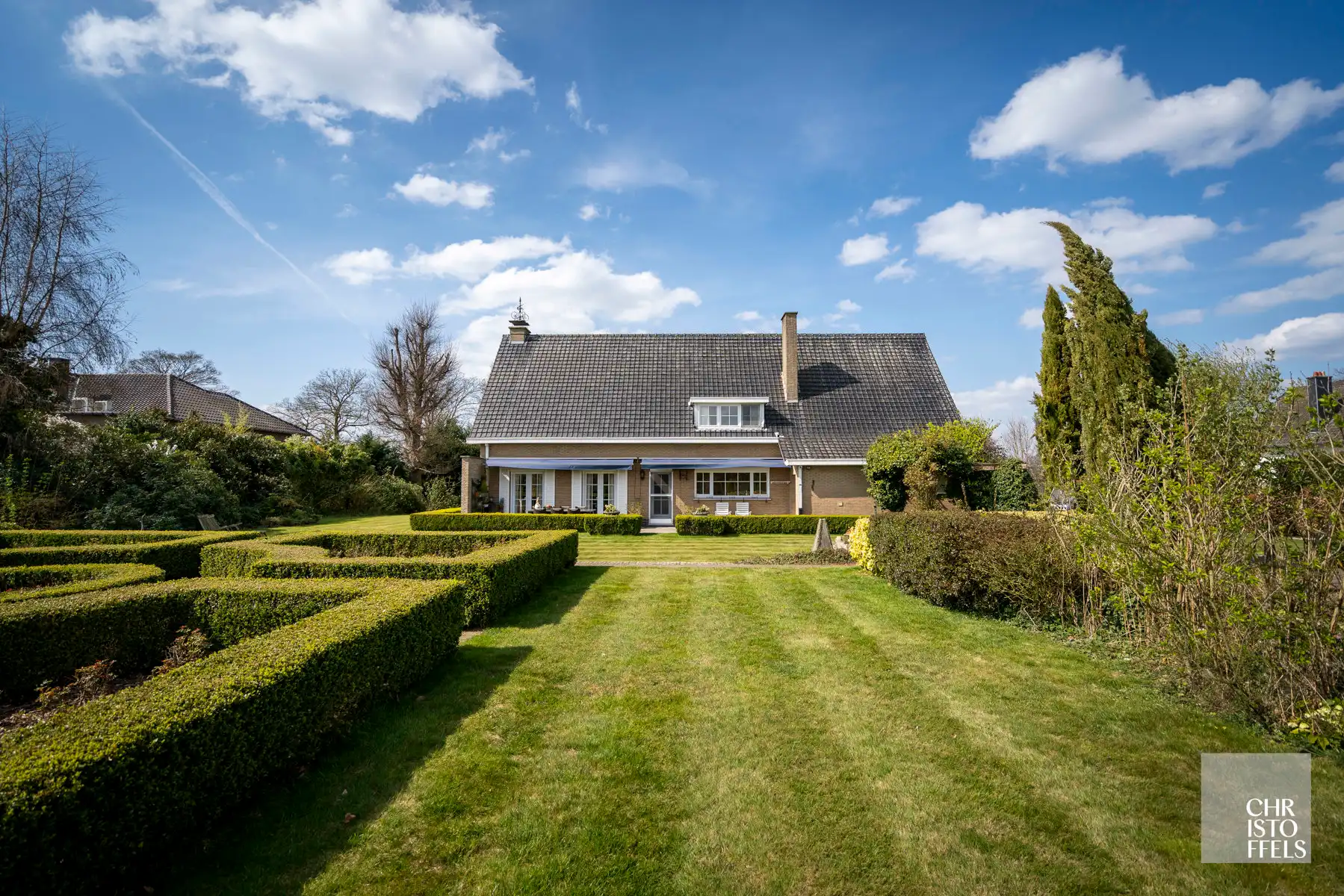 Riante vrijstaande woning mét vrij zicht op een perceel van 3679m²! foto 9