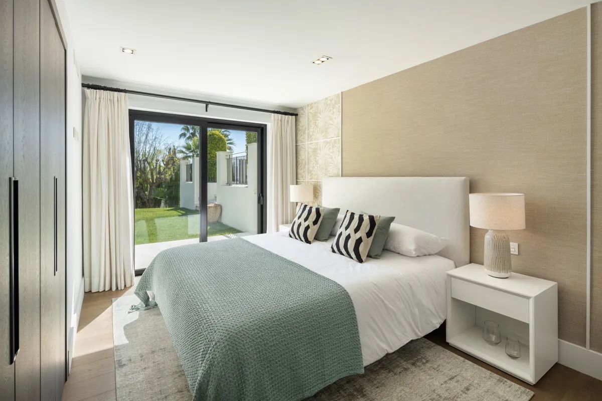 Stijlvolle luxe in Nueva Andalucía – adembenemende villa met uitzicht op La Concha en de Middellandse zee foto 12