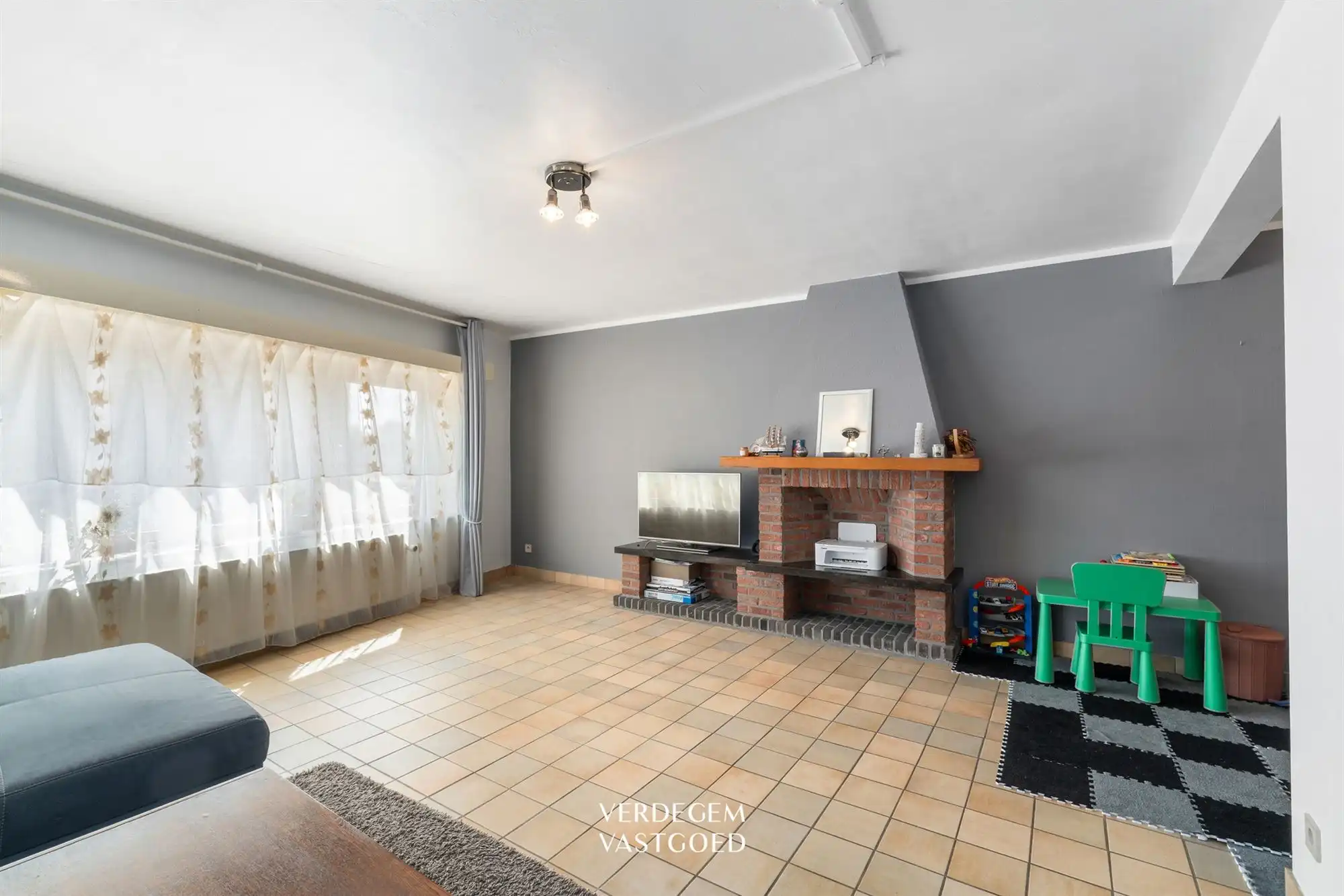 Centraal gelegen opbrengsteigendom met gelijkvloerse handel/kantoor en duplexappartement foto 9