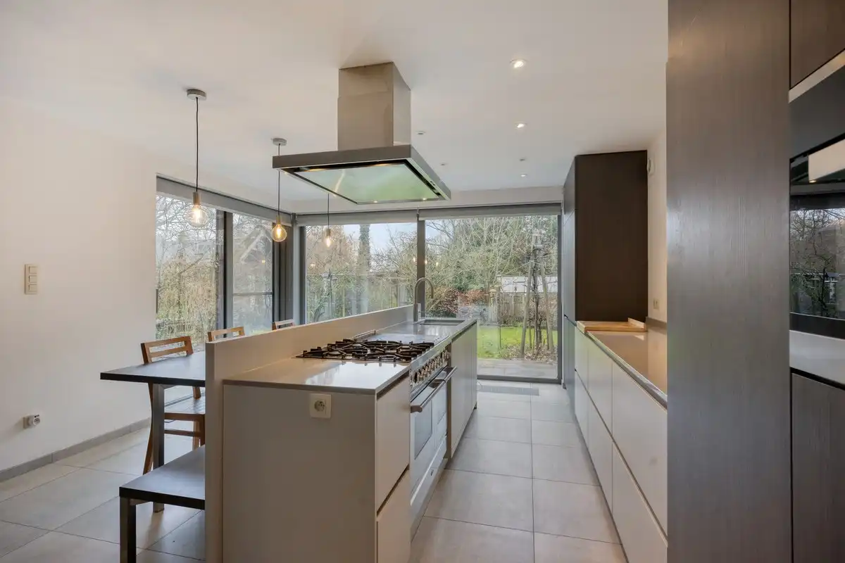 Ruime gerenoveerde villa met 5 slaapkamers en 2 badkamers, tuin en garage in Kessel-Lo, EPC-waarde 285 kWh/m²  foto 11