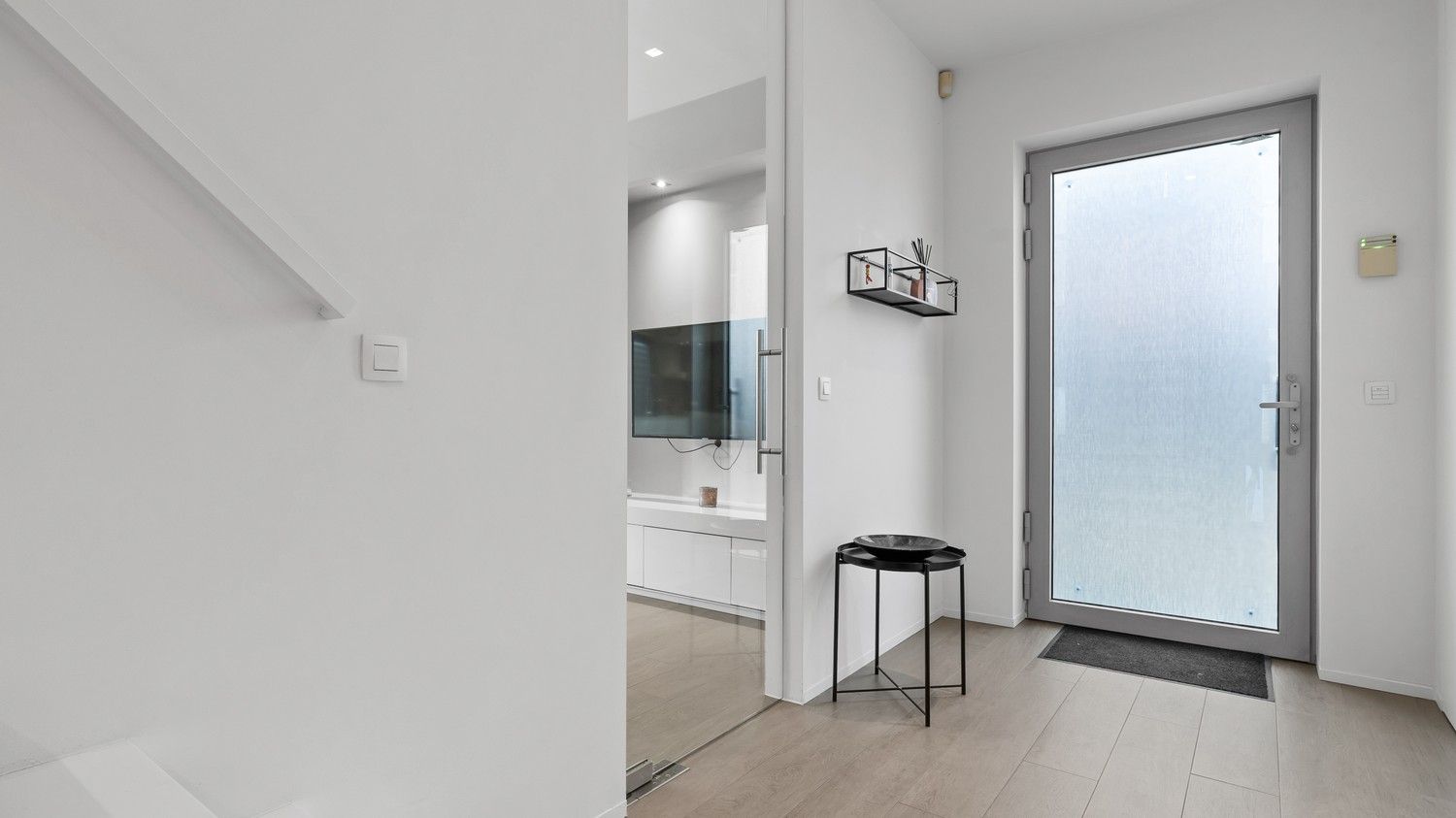 Moderne, instapklare woning met luxe afwerking en zwembad in Sint-Truiden foto 2