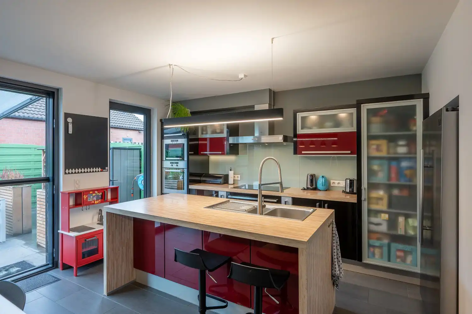 Ruime halfopen bebouwing in een doodlopende straat in Kontich foto 12