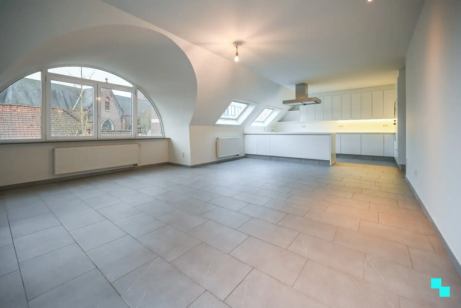 Ruim tweeslaapkamerappartement in het centrum van Izegem foto 11