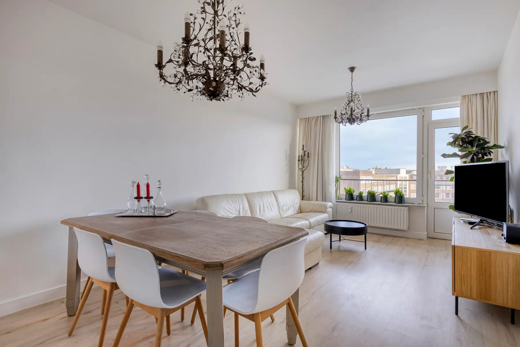 Instapklaar appartement met 1 slaapkamer foto {{pictureIndex}}