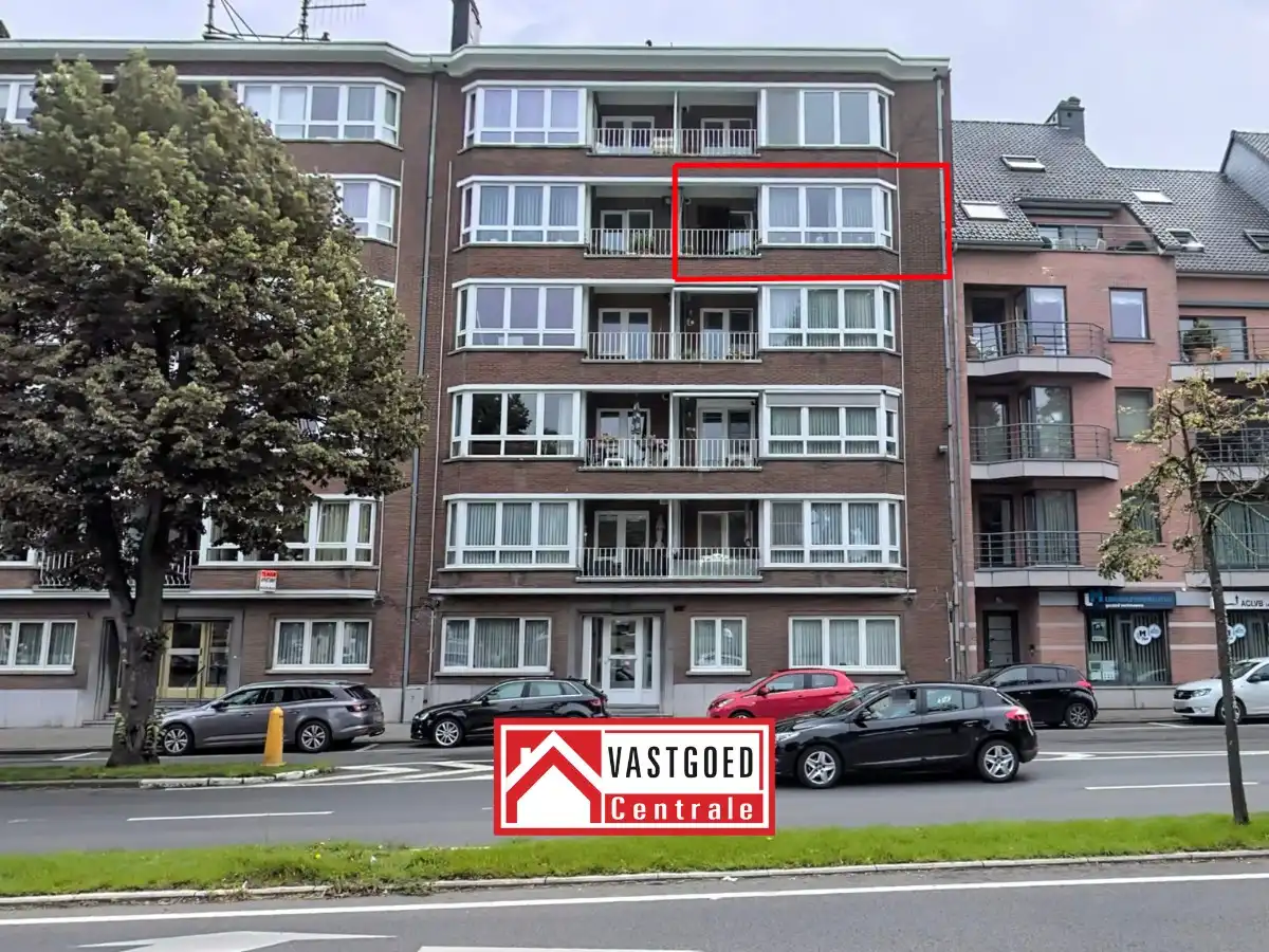 Ruim en energiezuinig appartement met 2 slaapkamers in het centrum van Tongeren-Borgloon foto {{pictureIndex}}