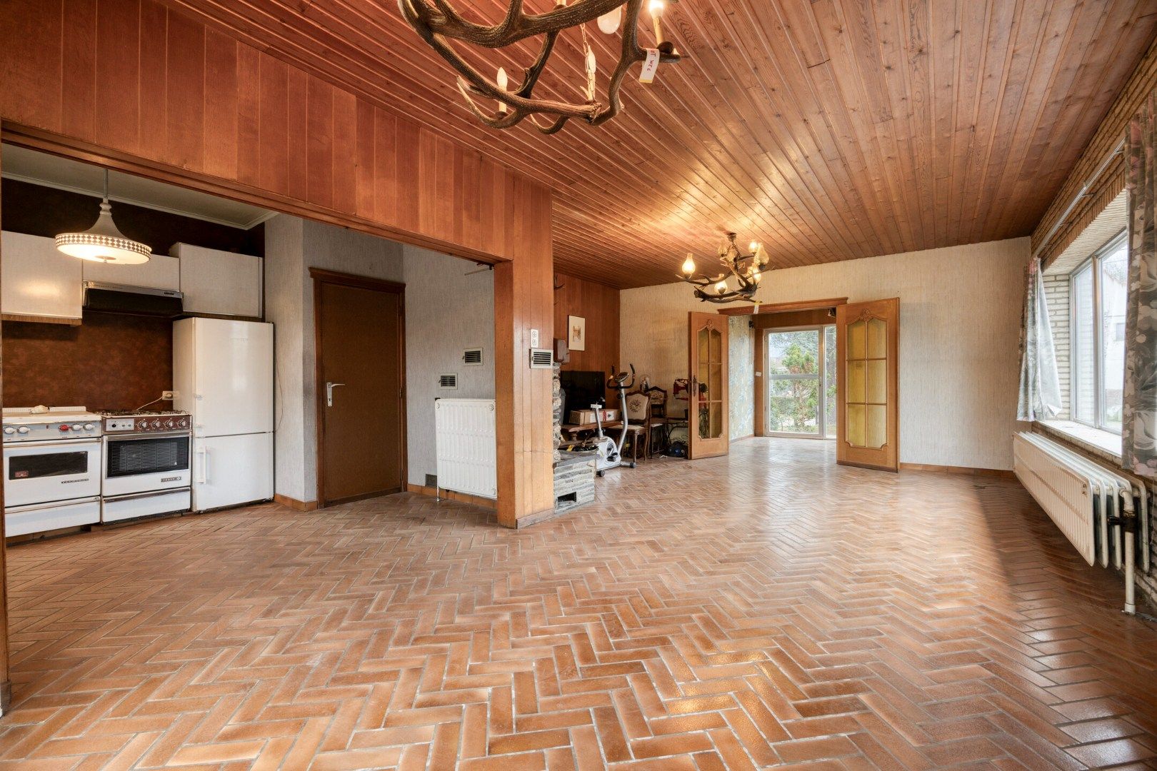 Open bebouwing met 3 slaapkamers, ruime garage op een perceel van 9a 62ca– EPC 596 kWh/m² - bewoonbare opp. 218 m² foto 7