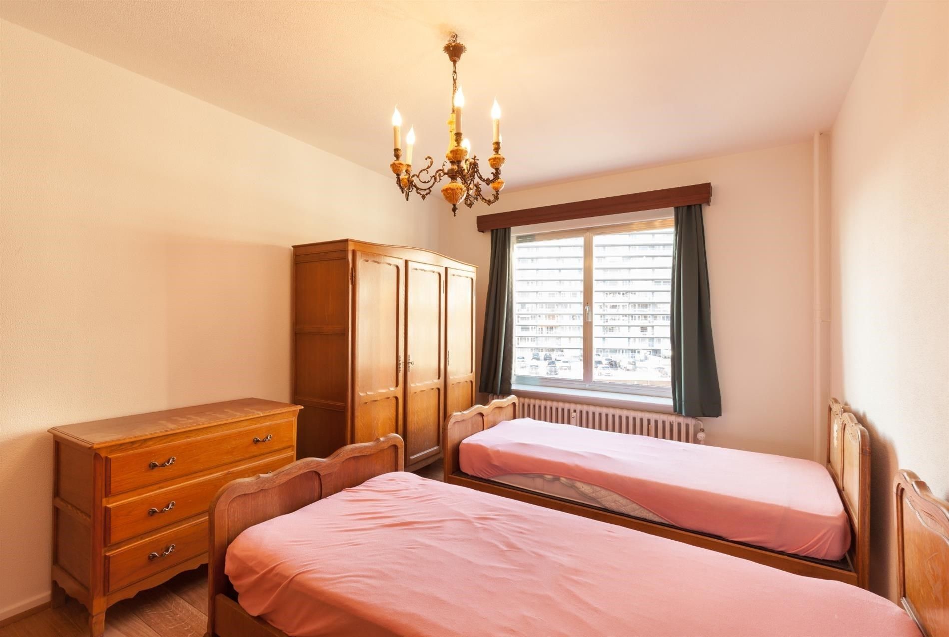 Te renoveren appartement op strategische locatie met terras foto 6