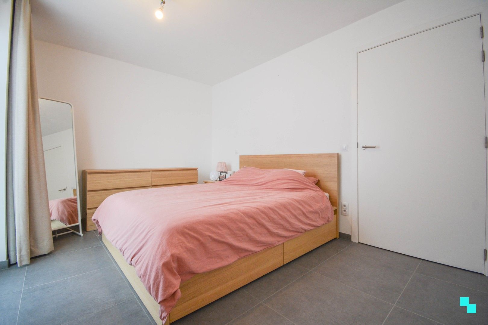 Aantrekkelijk appartement pal in het centrum van Hooglede foto 17