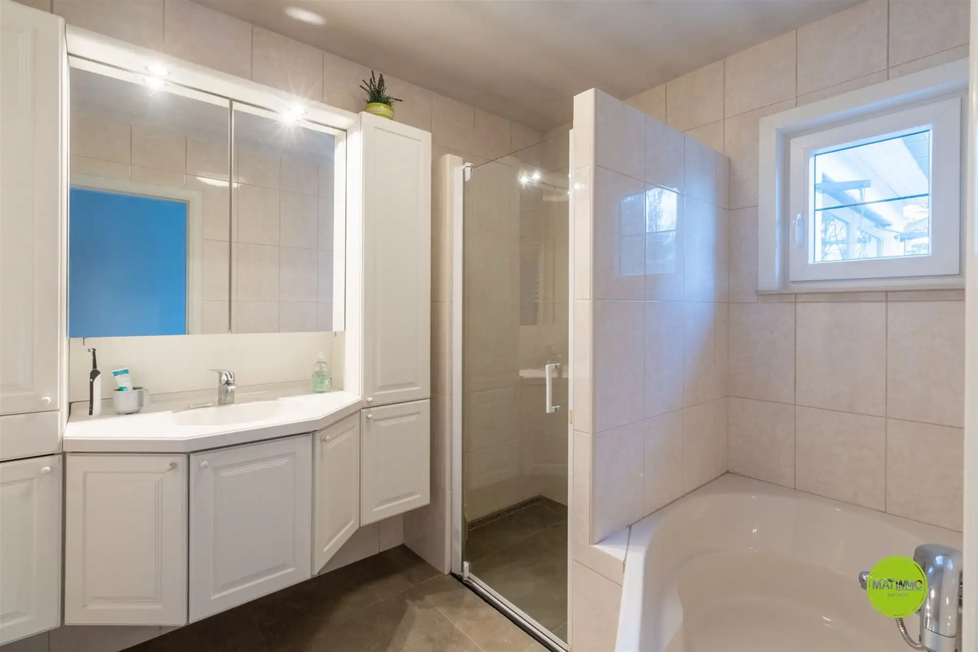 Centraal, rustig gelegen bungalow in het groen van Eksel  foto 12