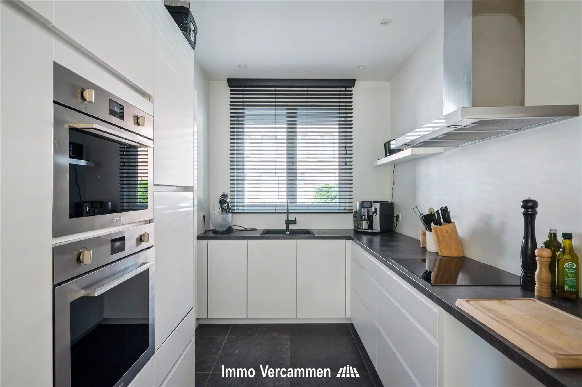 Knap afgewerkte woning, aan de vaart te Mechelen foto 6