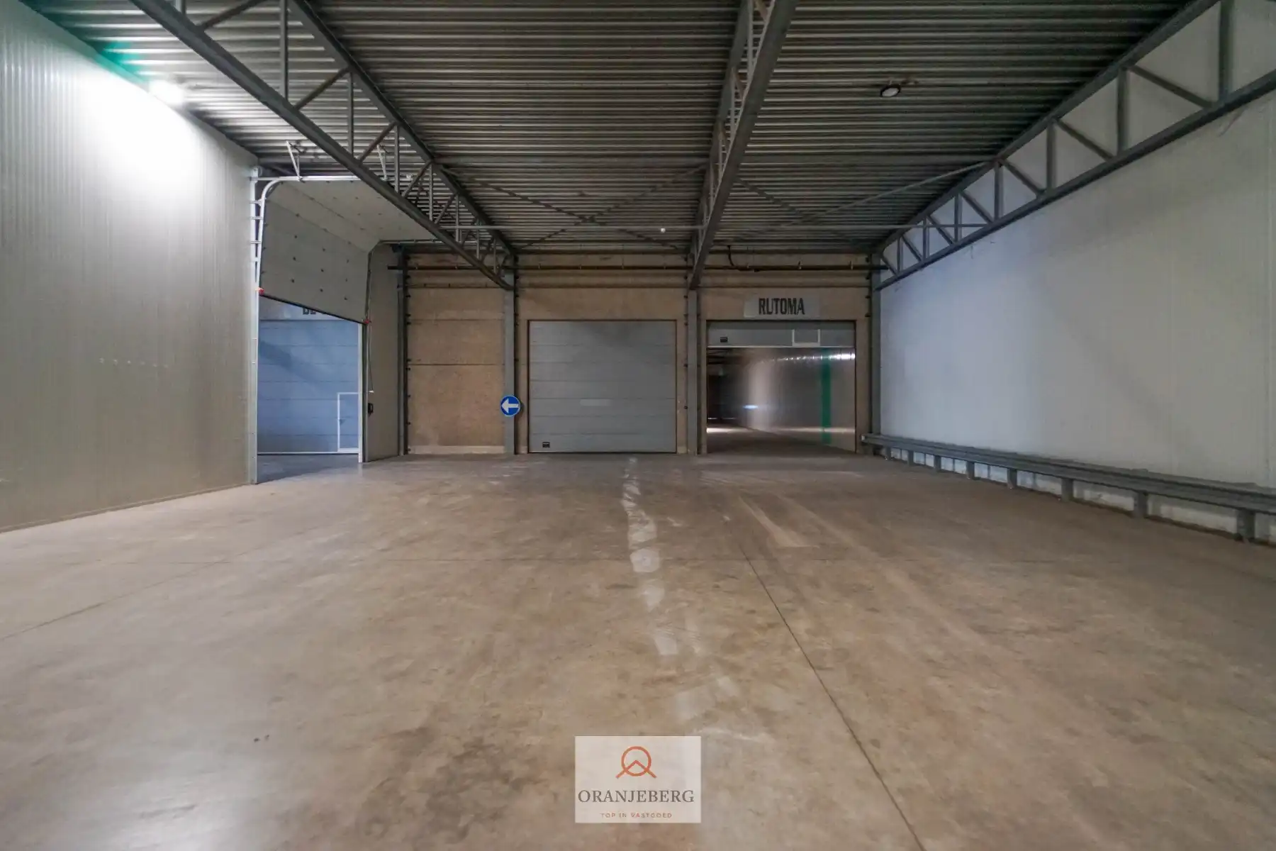 Groot magazijn (650m²) Te Huur met hoge bereikbaarheid vlakbij R4 foto 3