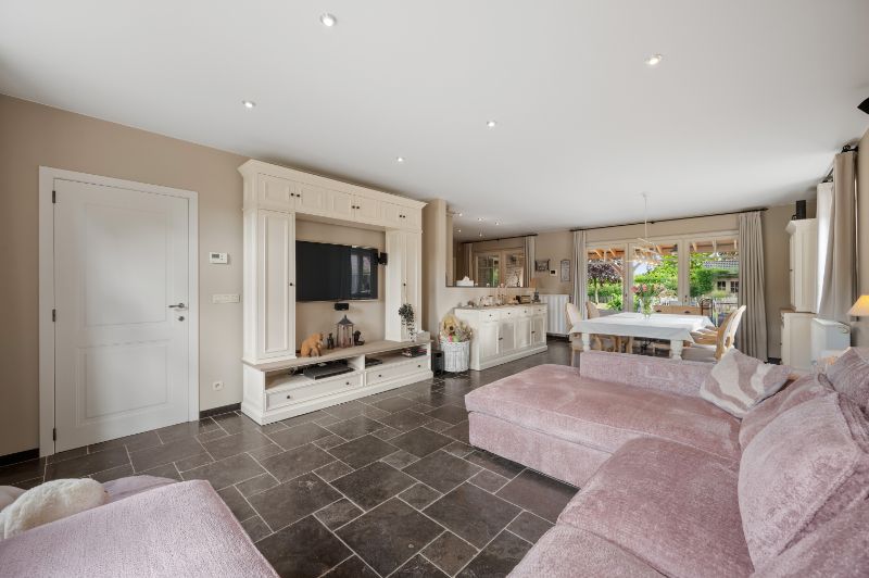 Villa van 319m² in pastorale stijl op 10a16ca foto 4