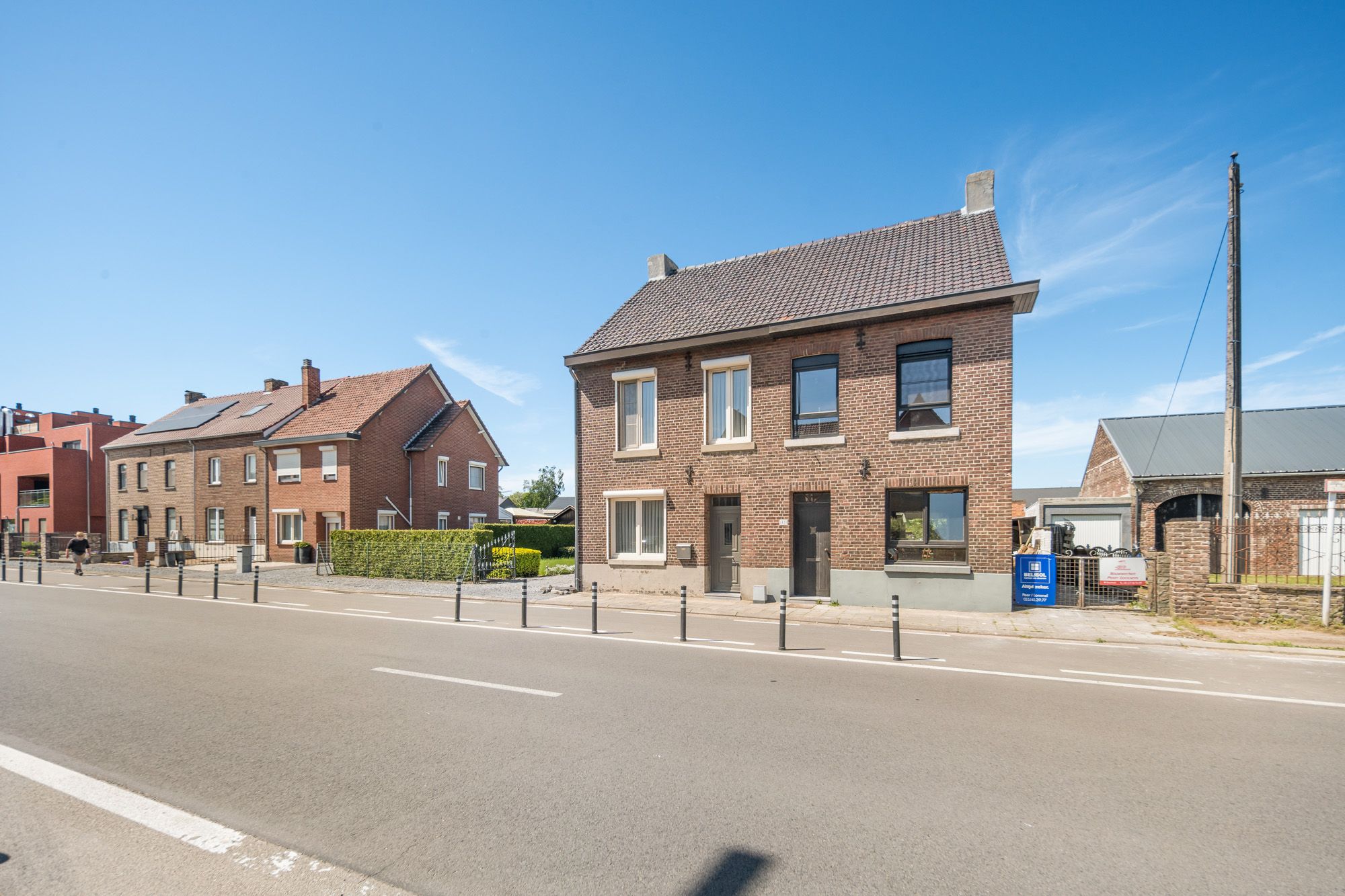 Te renoveren woning met bouwgrond te koop in de Kanaallaan 55 te Bree voor 262.000 euro! foto 2