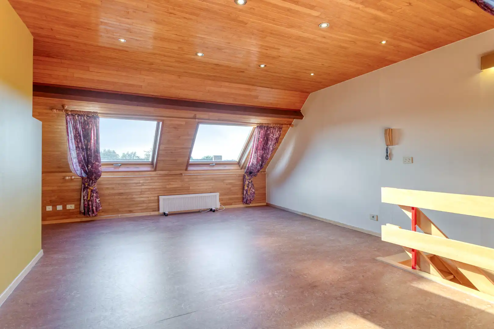 Degelijke halfopen woning met 3 slaapkamers en grote garage!! foto 14
