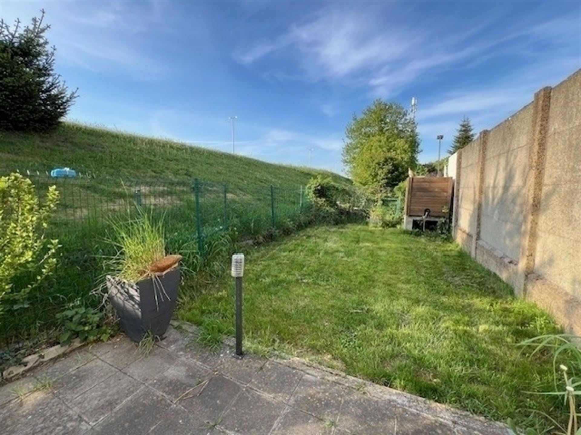 Bel-etage woning met ruime garage  en 2 badkamers! foto 16