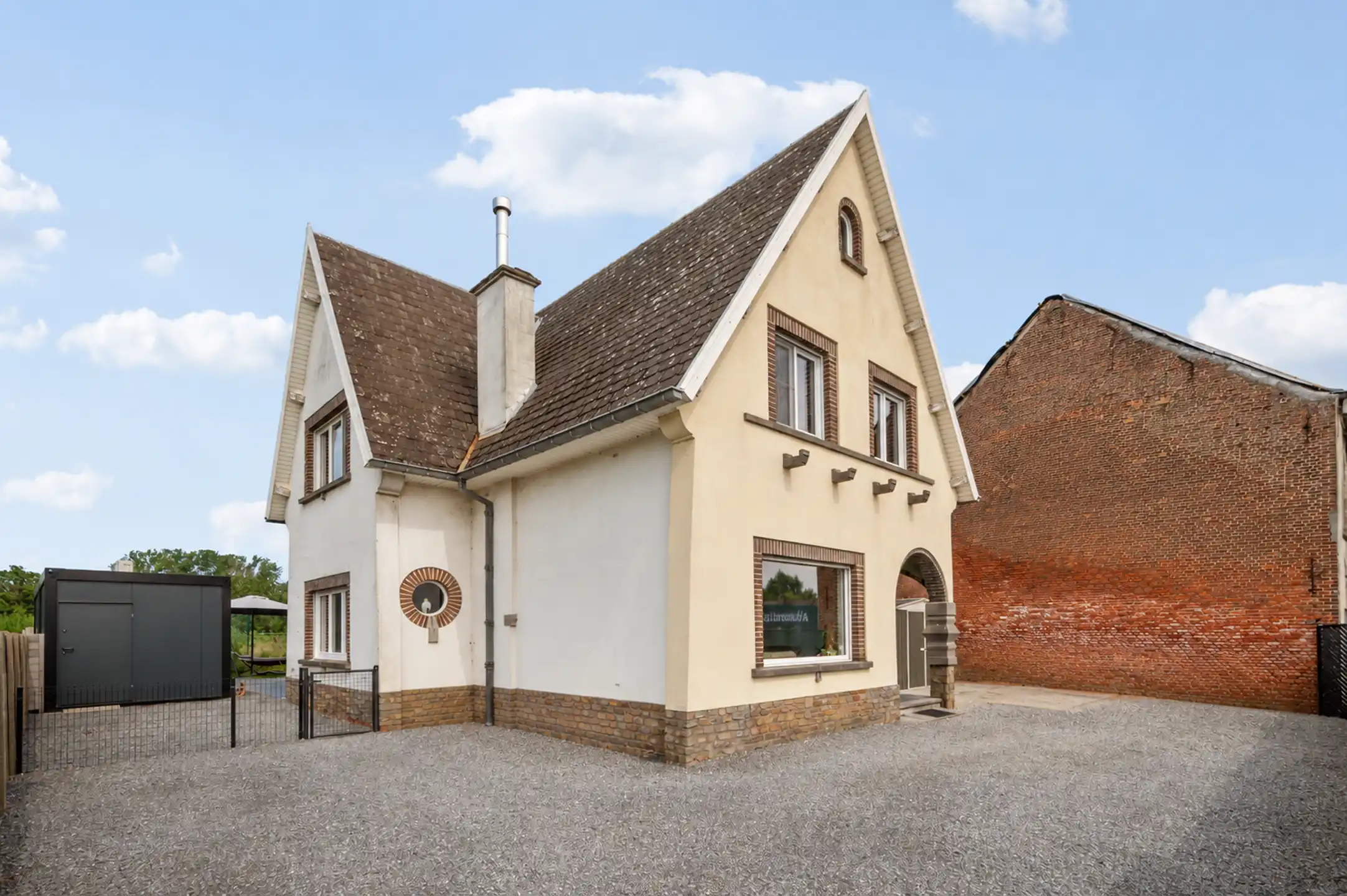 Huis te koop foto {{pictureIndex}}